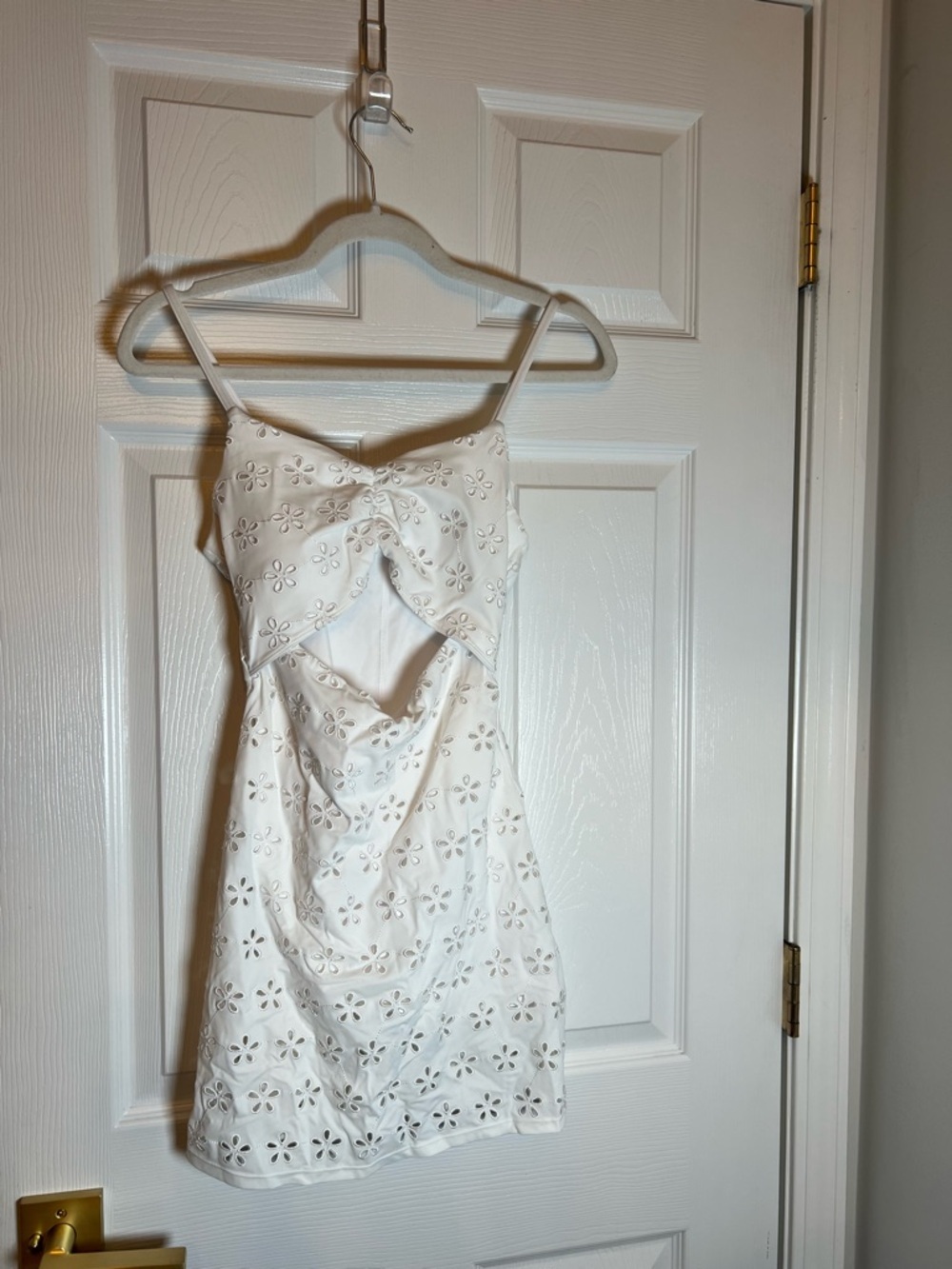 BEACH RIOT Sloane Dress in White Magnolia Eyelet - Picture 5 of 8
